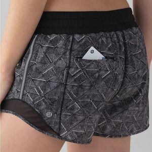 Lululemon Hotty Hot Short 4"